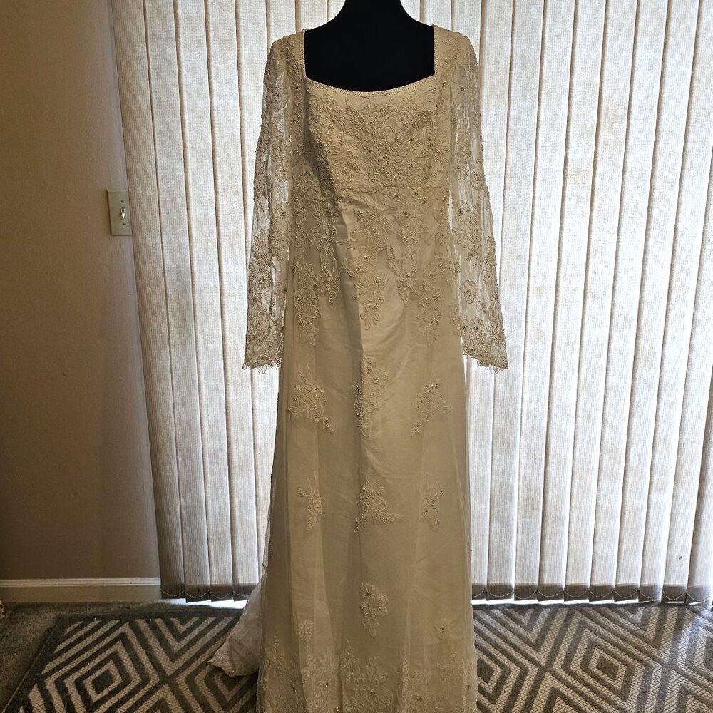 Venus Bridal White Lace Wedding Dress